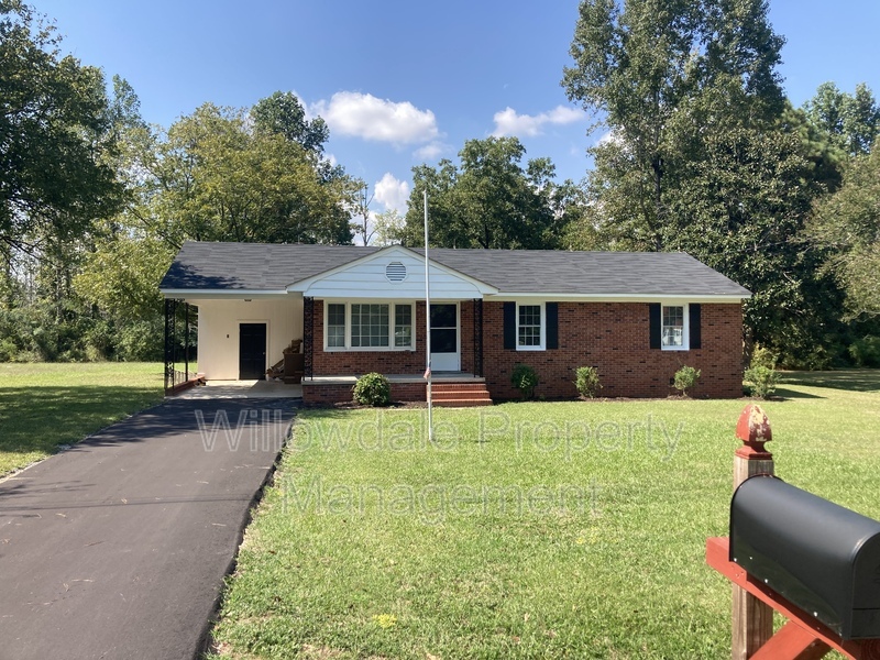 Bunnlevel House: 110 church circle lane