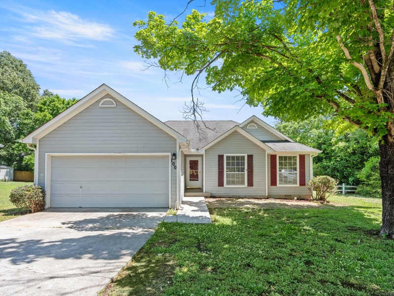 Madison House: 100 River Oaks Drive