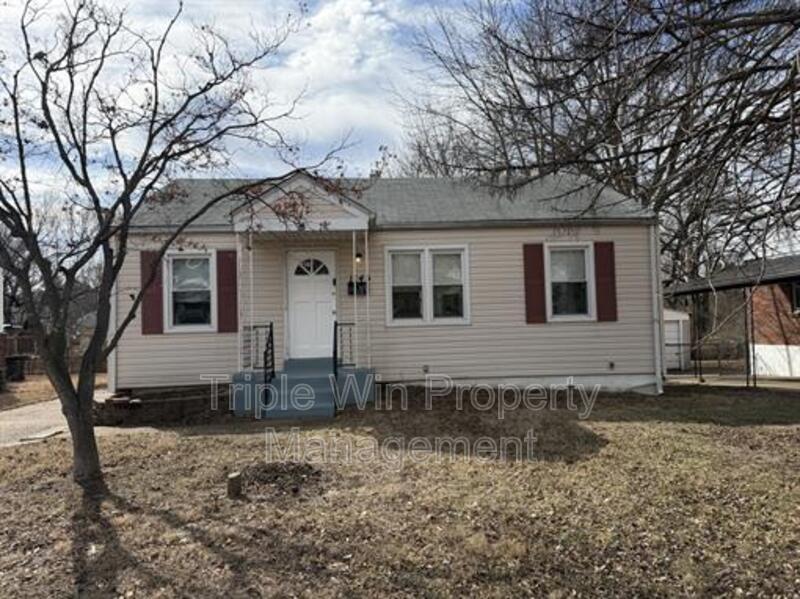 Florissant House: 1145 St Matthew Dr