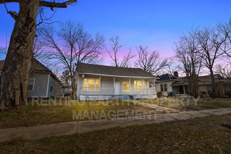 Birmingham House: 1217 Fulton Avenue