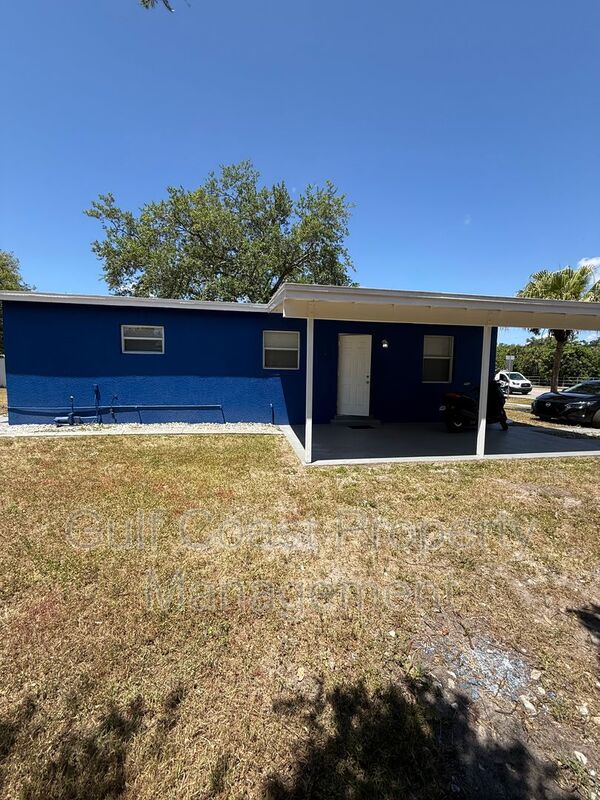 Port Charlotte House: 21061 Midway Blvd
