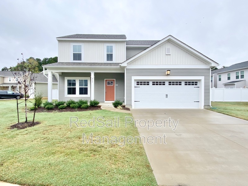 Suffolk House: 264 Veterans Ct