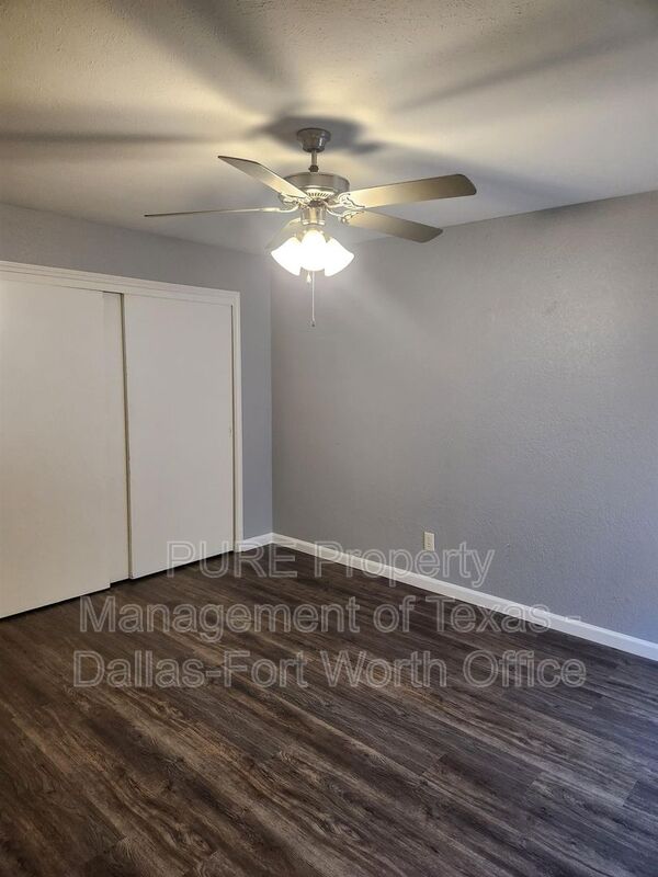 Garland House: 806 Castleglen Drive