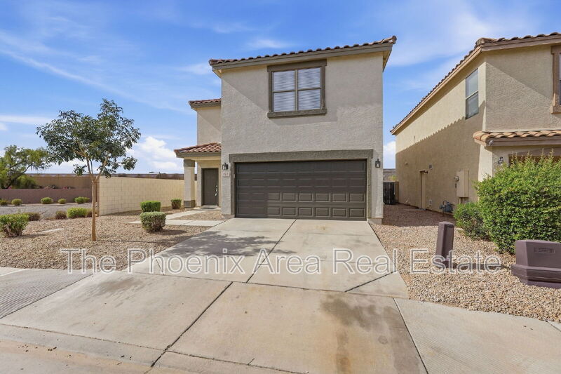 Chandler House: 751 E Reflection Pl