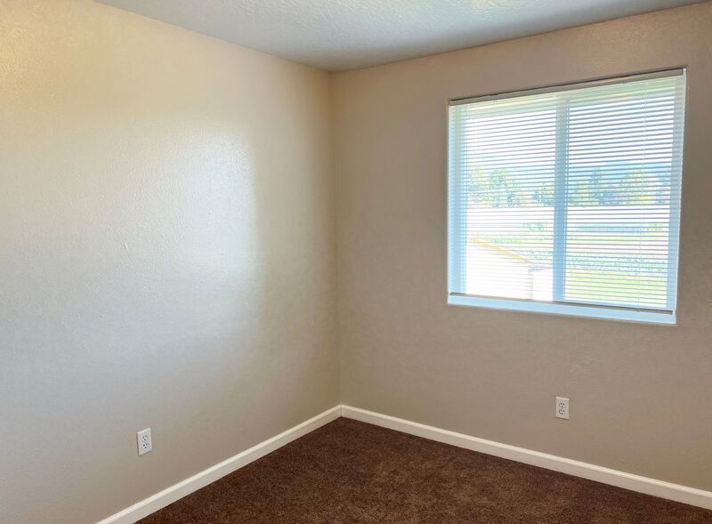 Photo 19 of rental home at 782 North Cloverleaf Loop