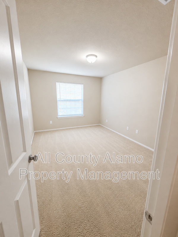 Main Rental Photo 18