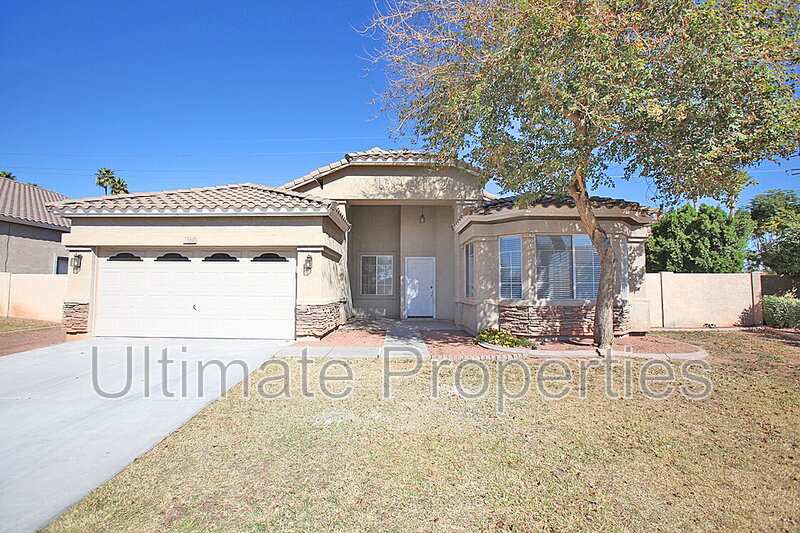 Glendale House: 7550 W Gardenia Ave