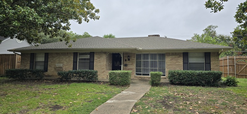 Richardson House: 204 Murray Ln