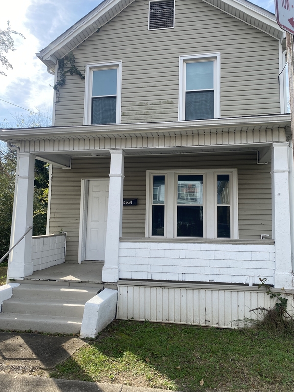 Roanoke House: 408 Gilmer Avenue Northwest