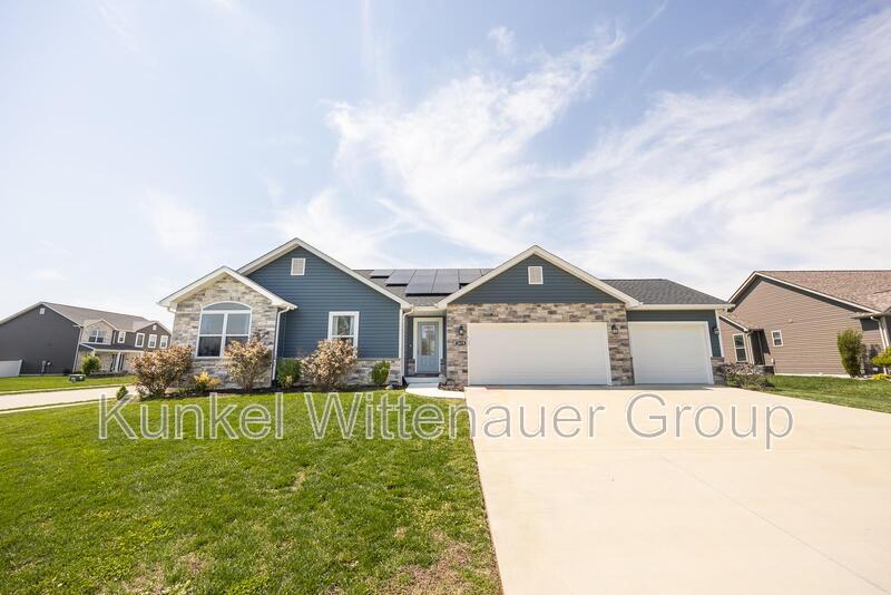 Belleville House: 2678 London Lane