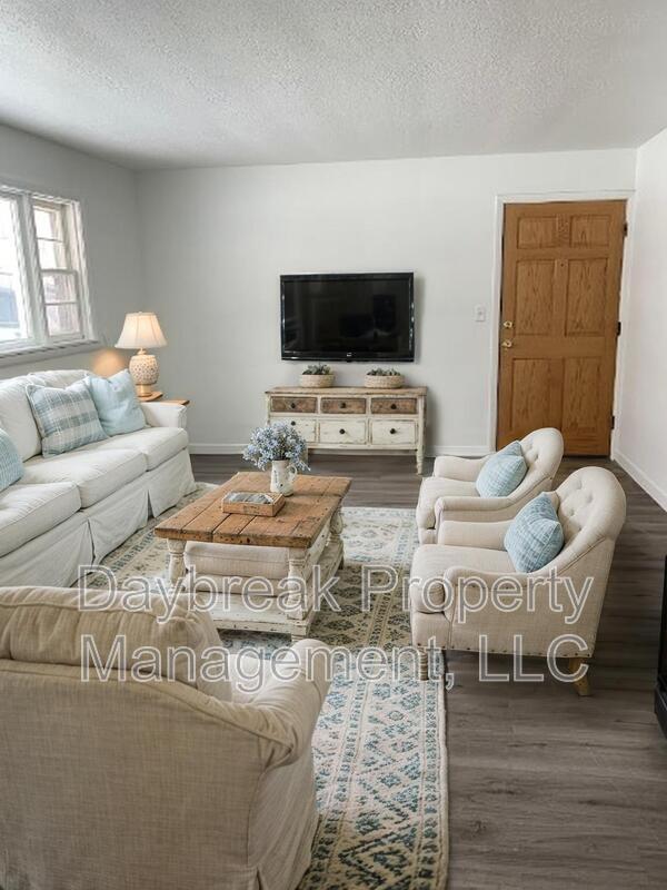 Fargo Condo: 1211 11 1/2 Street North - 3