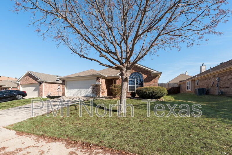 Little Elm House: 2721 Lone Ranger Trl
