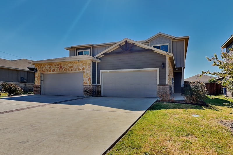 Venus House: 724 Wheatfield Dr