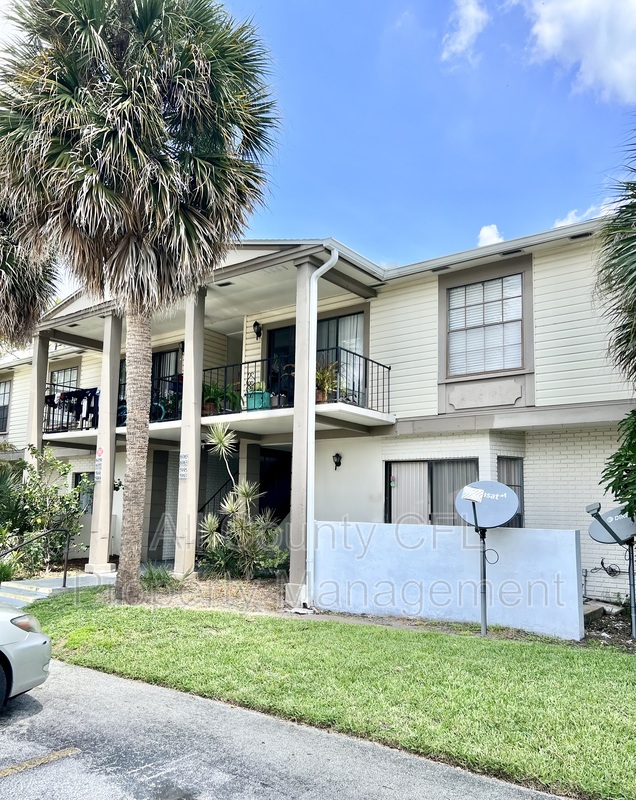 Orlando Condo: 6065 Village Circle