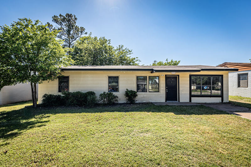 Lawton House: 816 Northwest 33rd Street