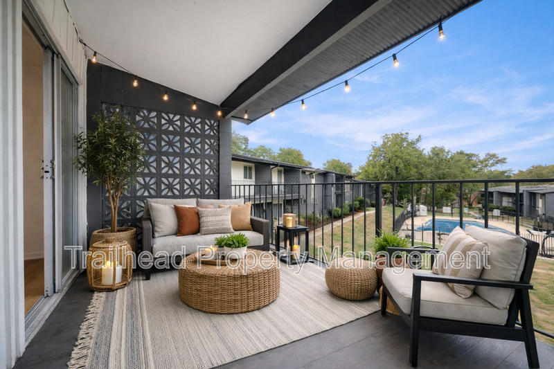 Overland Park House: 8309 Lowell Ave