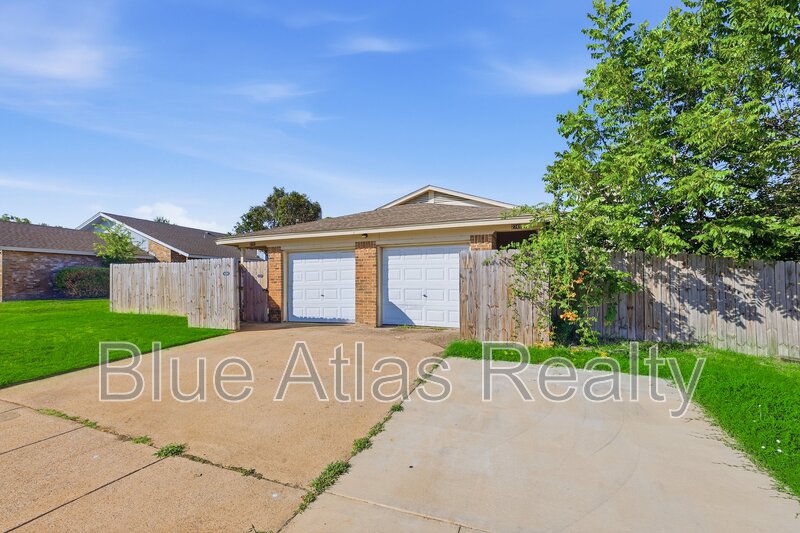 Fort Worth House: 2747 Countryside Lane