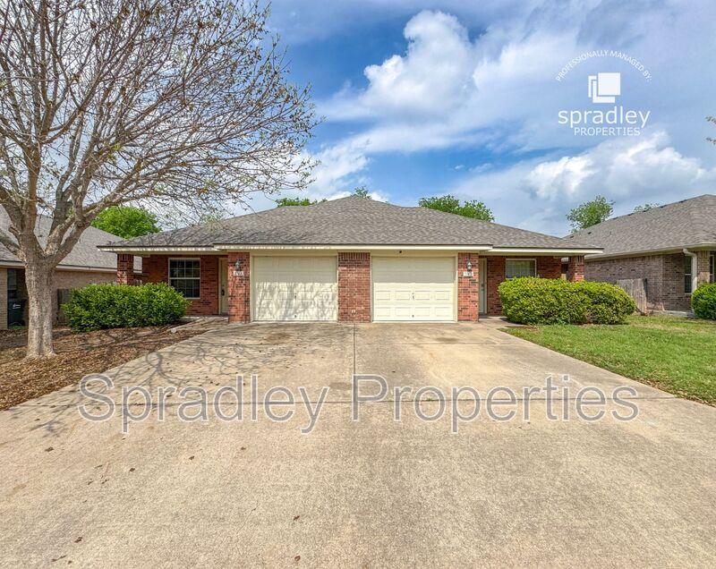 Temple Condo: 204A Andy Ln