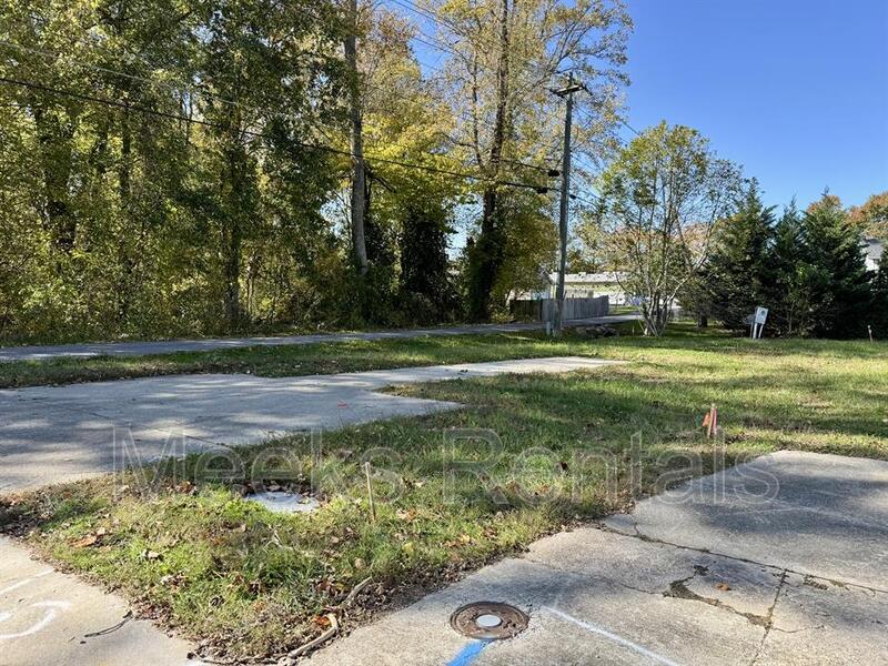 Scott Depot House: 9 Riddle Mobile Home Park