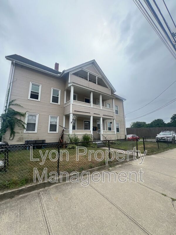 Woonsocket Condo: 315 East School Street