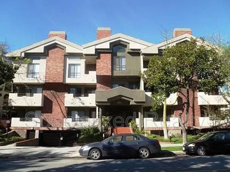 Glendale Condo: 621 N. Louise Street