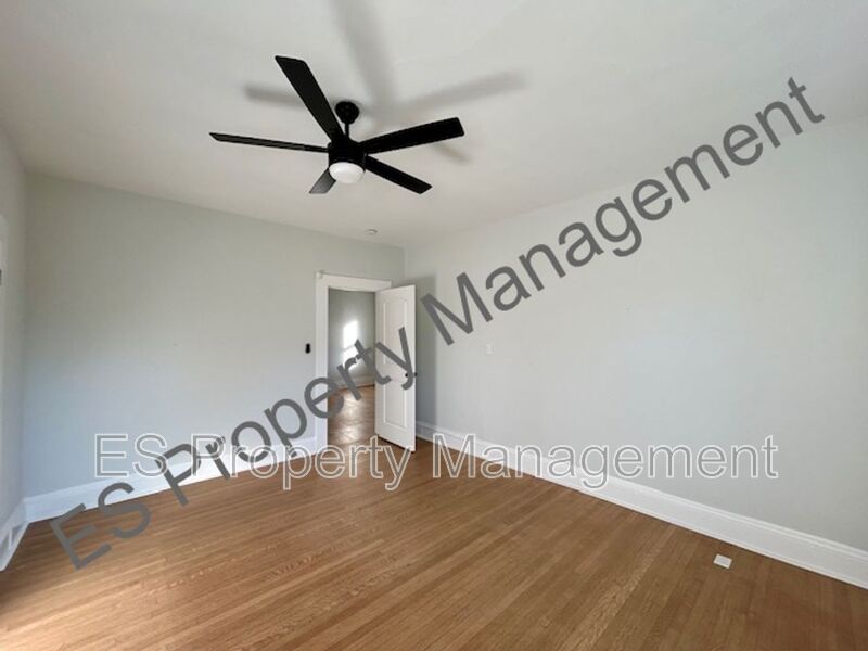 Beautiful and Spacious 4 Bedroom, 2.5 Bathroom home.  - Photo 11