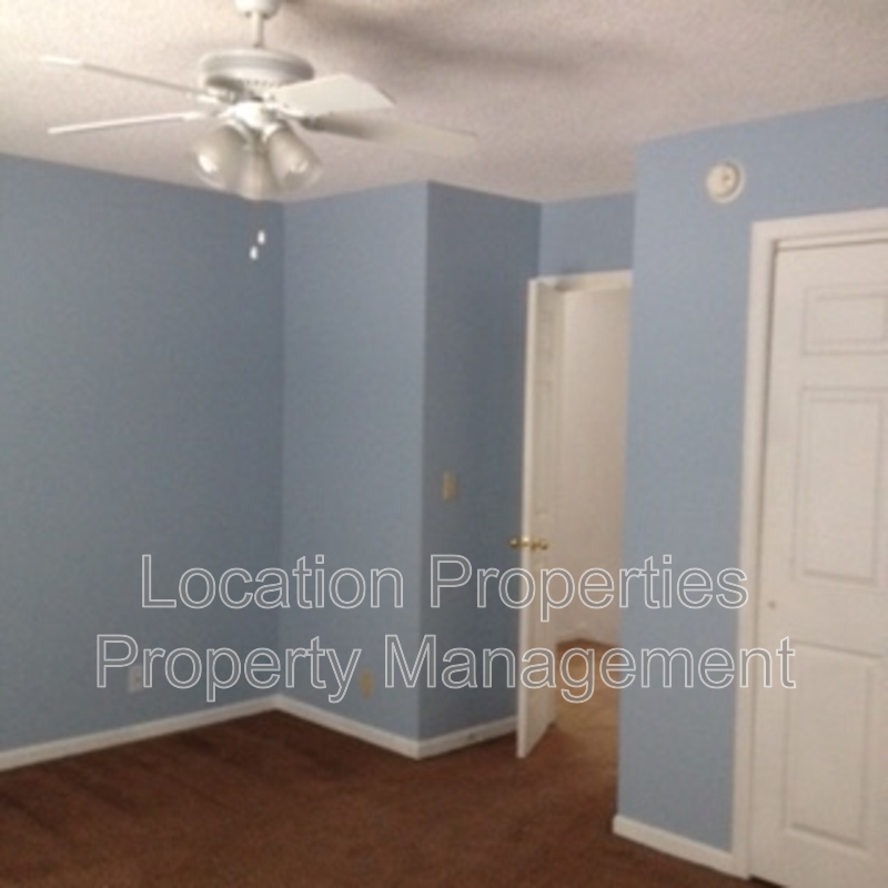 828 Maine Street, Lawrence, Kansas rental photo 5 of 13