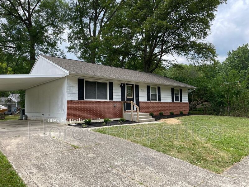 Columbus House: 2561 Milverton Way
