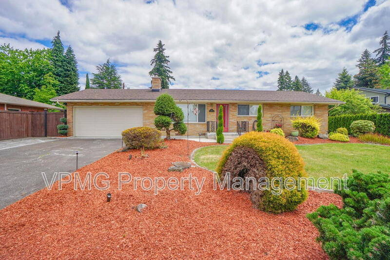 Vancouver House: 705 Northeast 94th Avenue