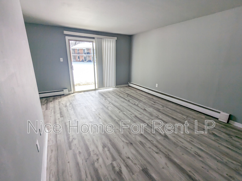 Pennsville Apartment: 20 Fort Sumpter Road