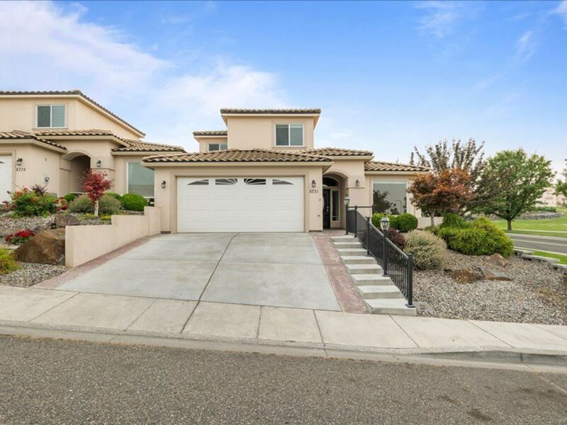 Kennewick Townhome: 8731 W Skagit Ave