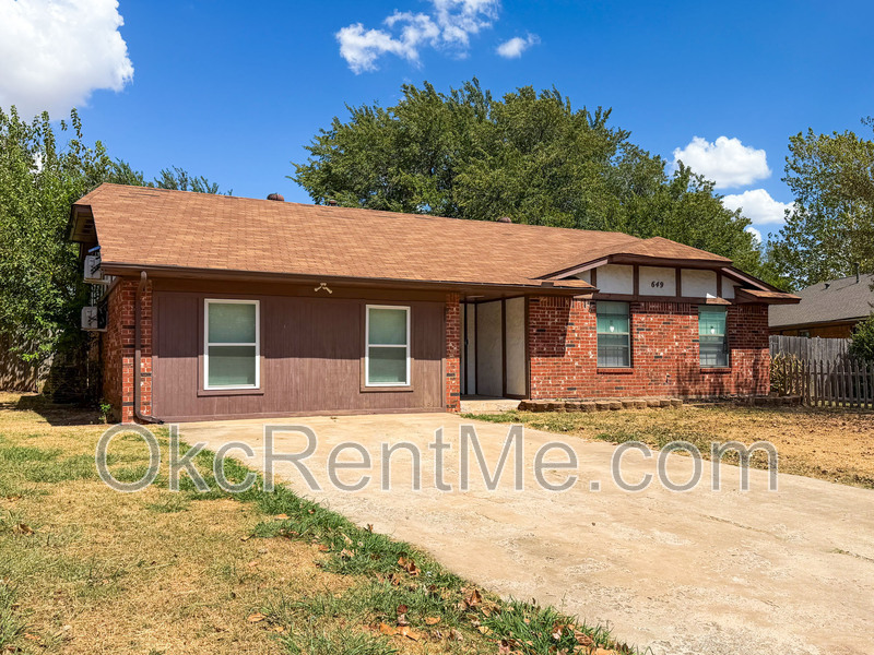 Moore House: 649 NW 17th St