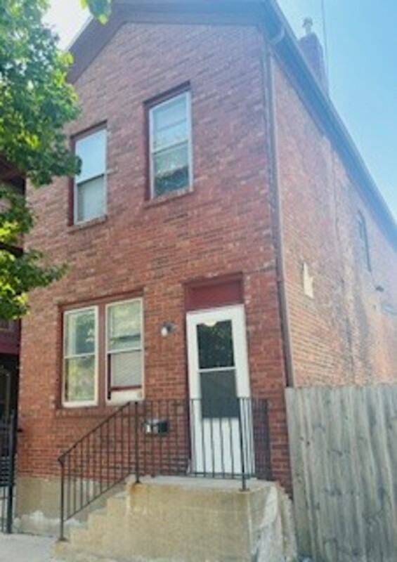 Davenport Condo: 310 1/2 Western Ave.