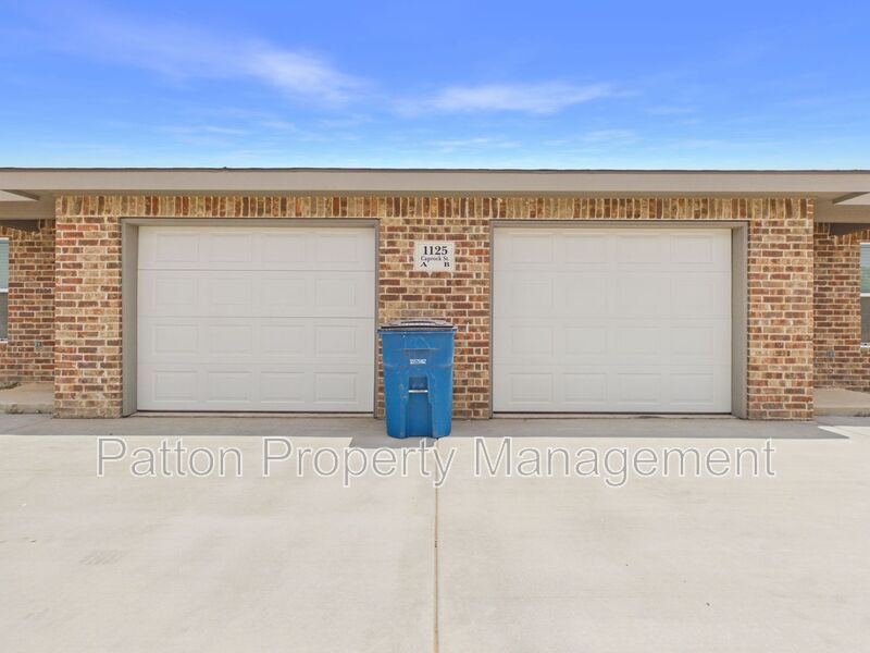 Hereford Townhome: 1125 Caprock Street