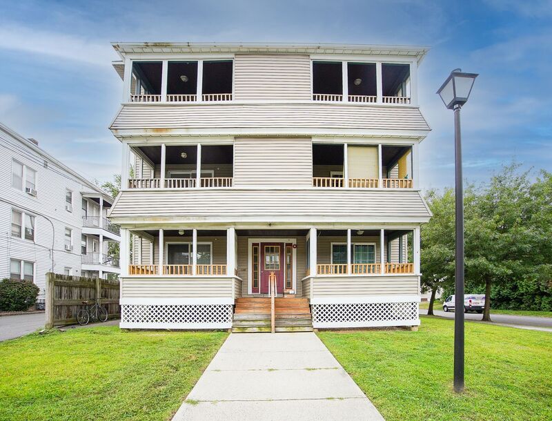 Chicopee Condo: 143 Skeele St