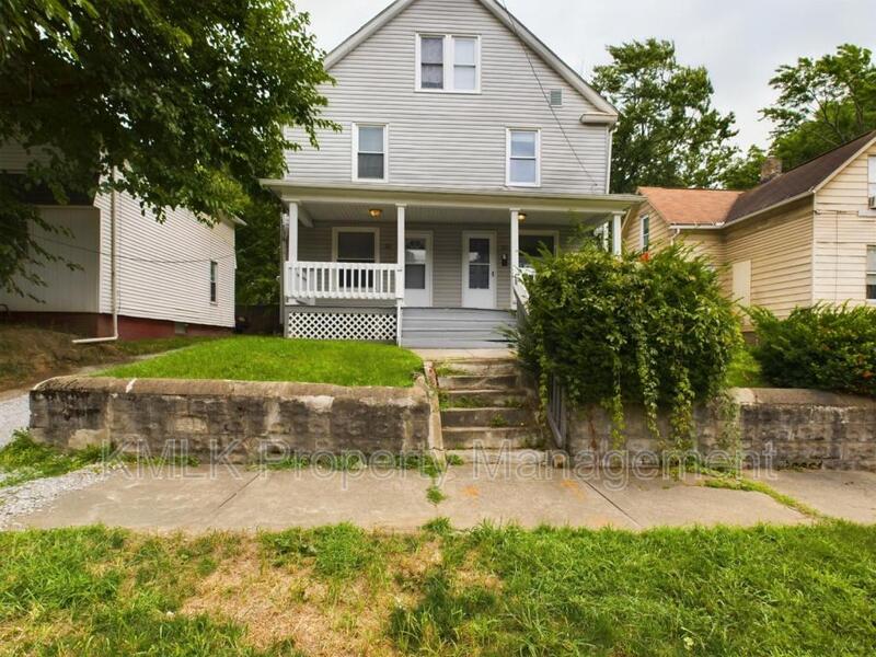 Akron Condo: 695 Kling St