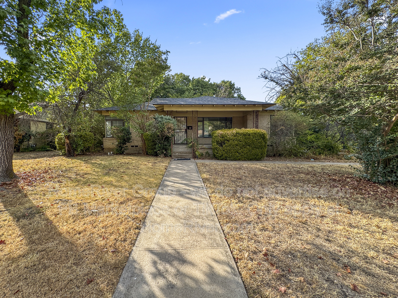 Dallas House: 2627 Wynnewood Dr