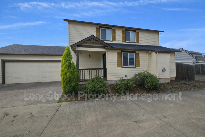 Albany House: 4437 Creel Ave