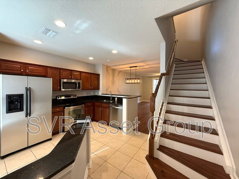 Jacksonville House: 8103 Summergate Court