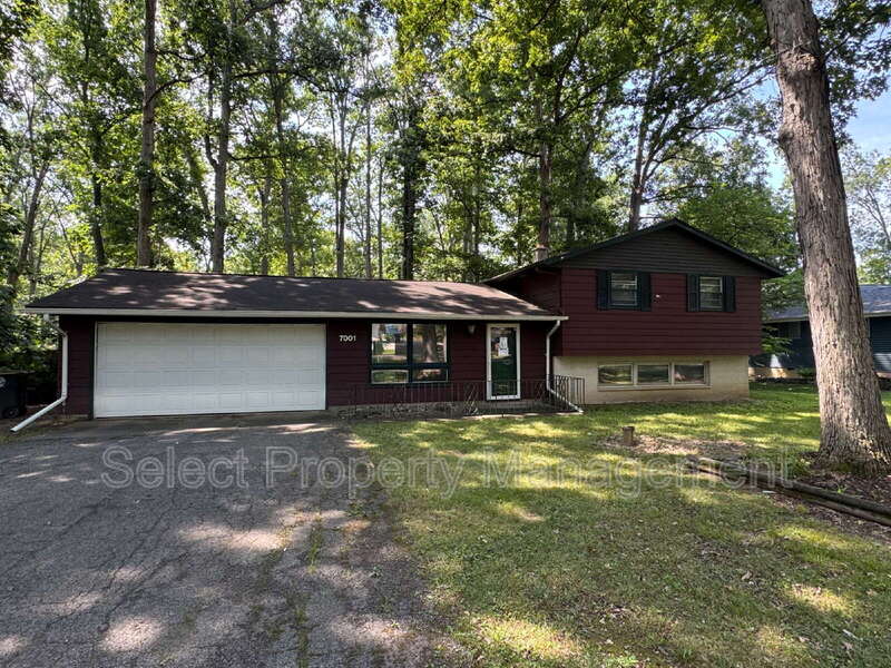 Fort Wayne House: 7001 Blake Dr.