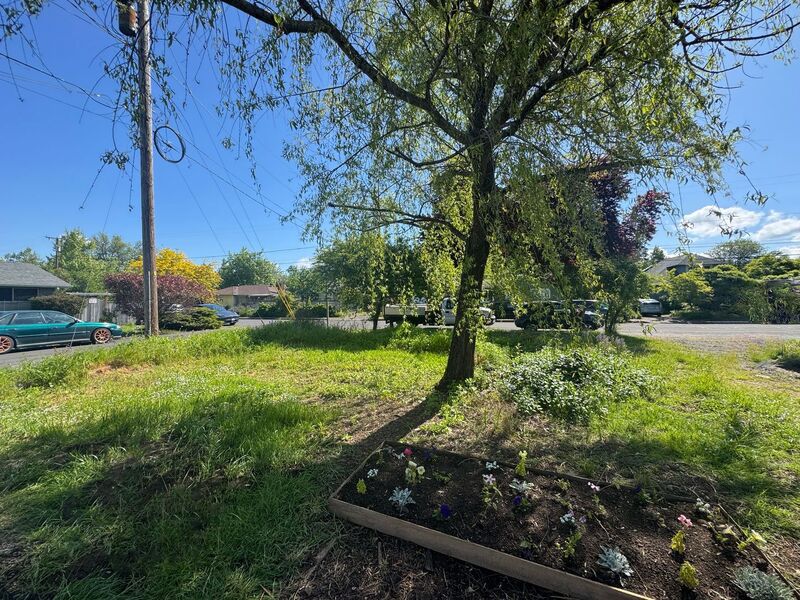 Photo 21 of rental home at 2210 West 19th Avenue