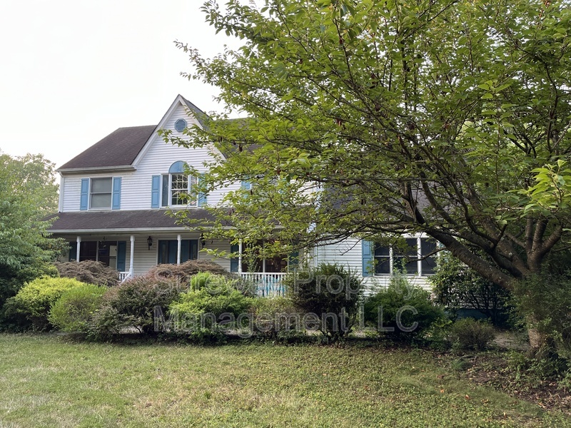 Hillsborough House: 6 Cedar Hill Terrace