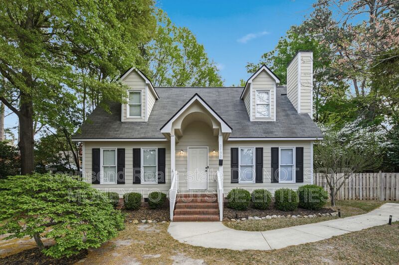 Fayetteville House: 2130 Hull Rd.