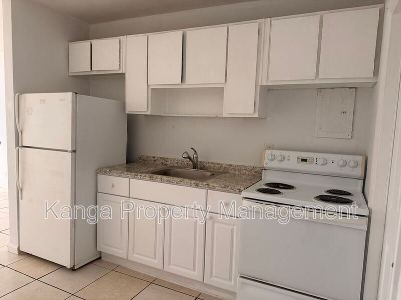 Riviera Beach Condo: 1172 W 34Th St