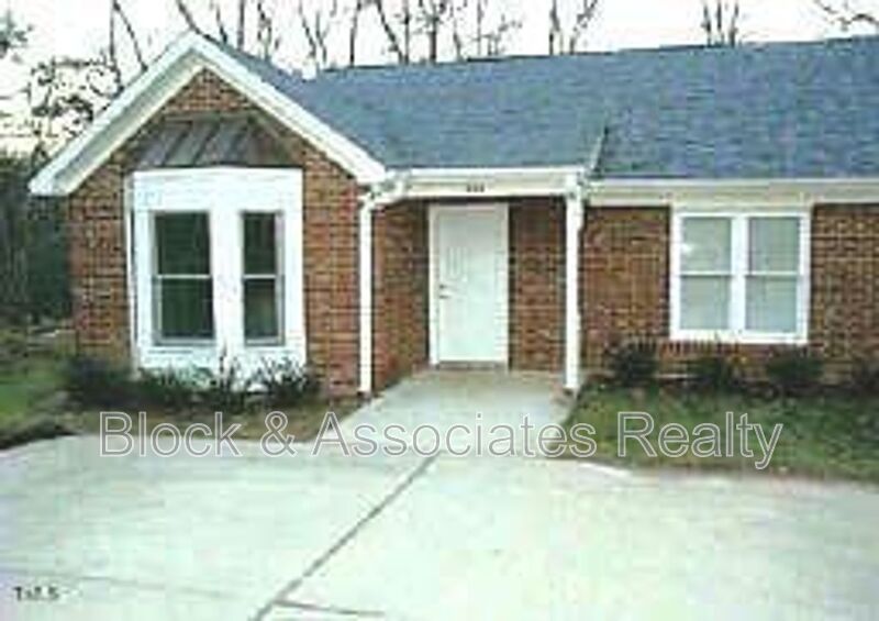Fuquay-Varina House: 404 Creekway Drive