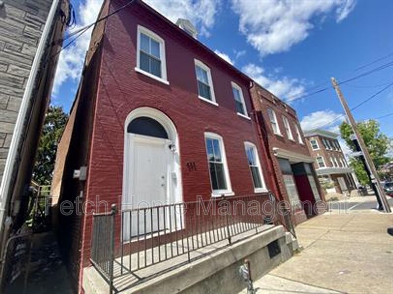 Lancaster House: 633 Manor Street