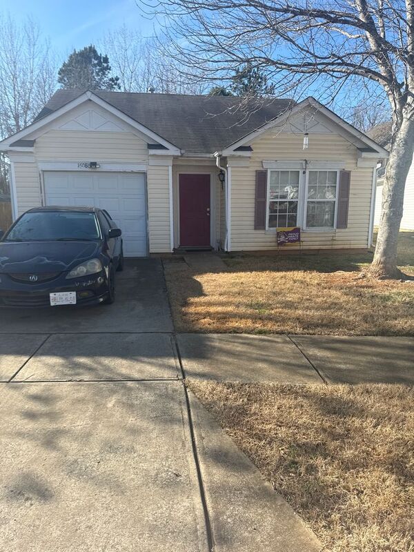 Charlotte House: 1608 Lynford Dr
