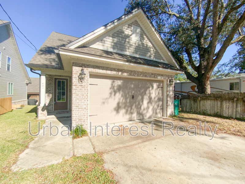 Niceville House: 403 King St