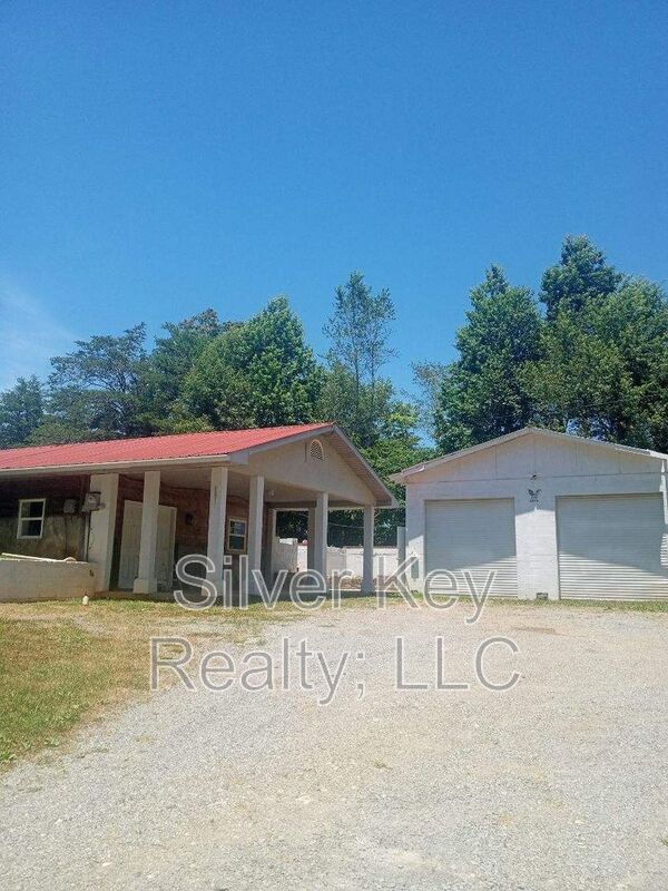 Madisonville House: 223 Lakewood Subdivision