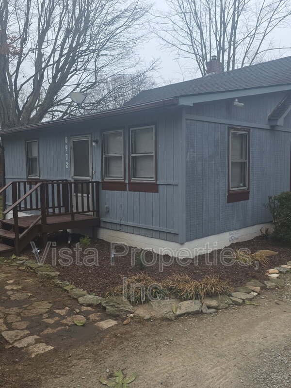 Louisville House: 8902 Beulah Church Road